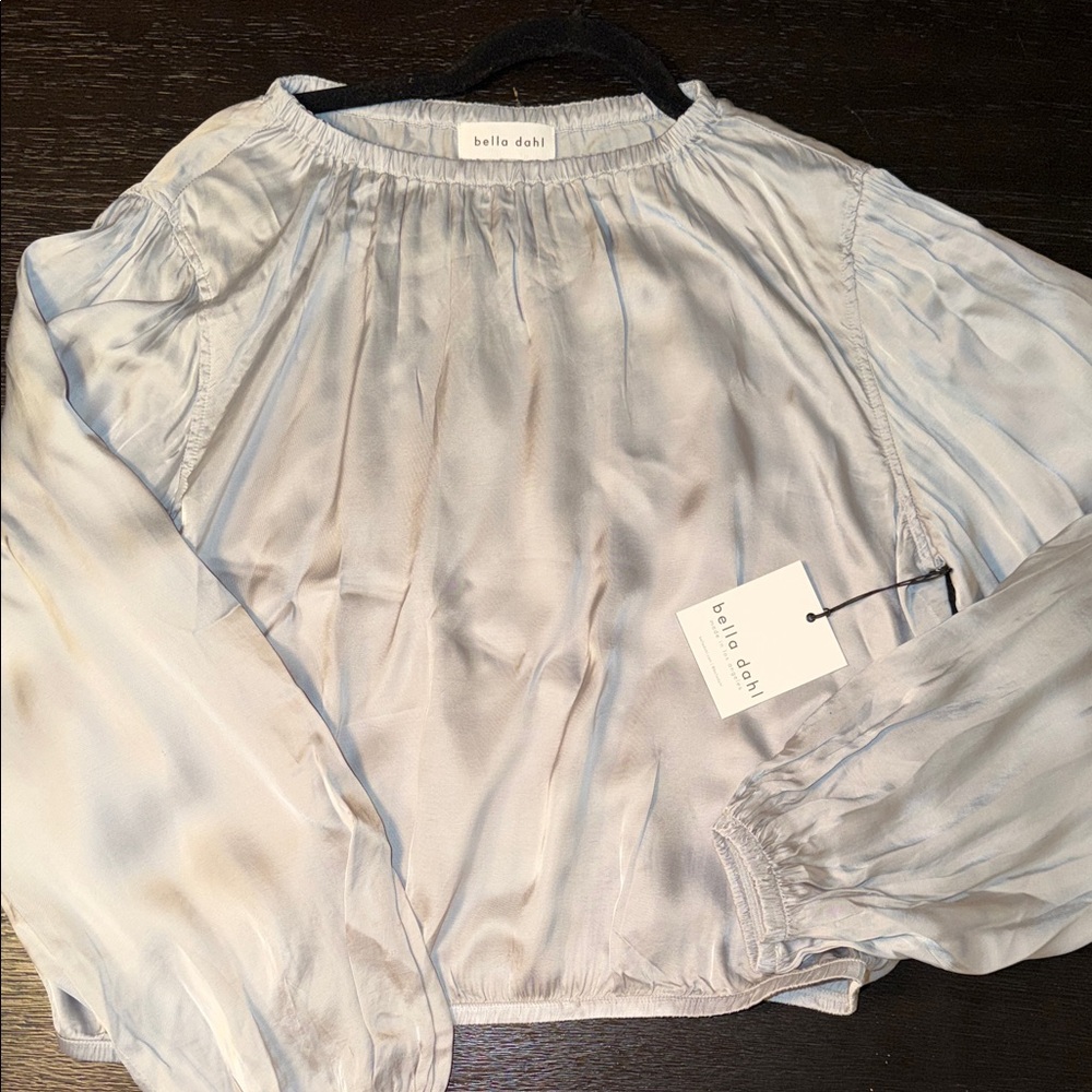 New w tag Bella Dahl Light Gray Satin Blouson Top size L